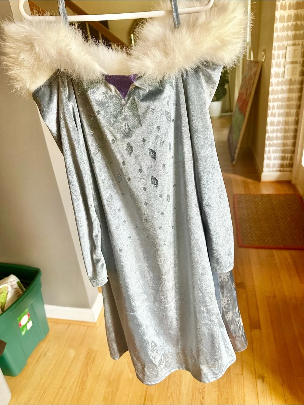 Girls H&M Disney Elsa frozen Ice Princess Dress with Fur Trim Sz 6/7 nwot